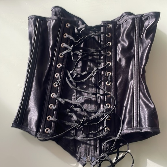 Black Lace-Up Corset. Small - Picture 3 of 4